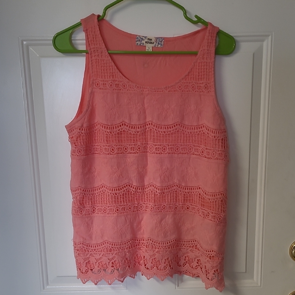 Pink Republic Lace Tank Tops in Coral and Peach - Picture 2 of 9